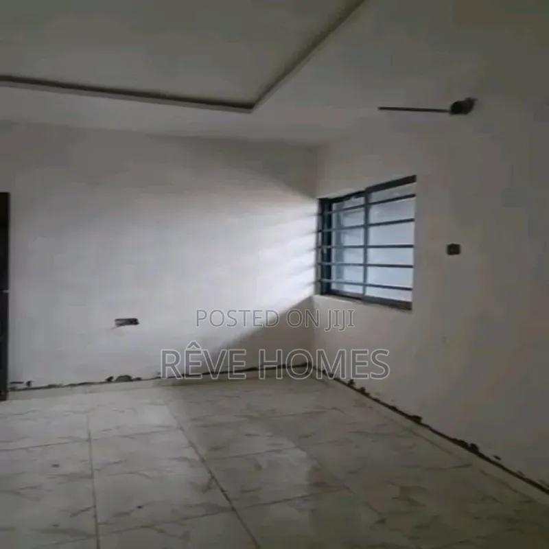 3bdrm Block of Flats in Alagomeji for rent