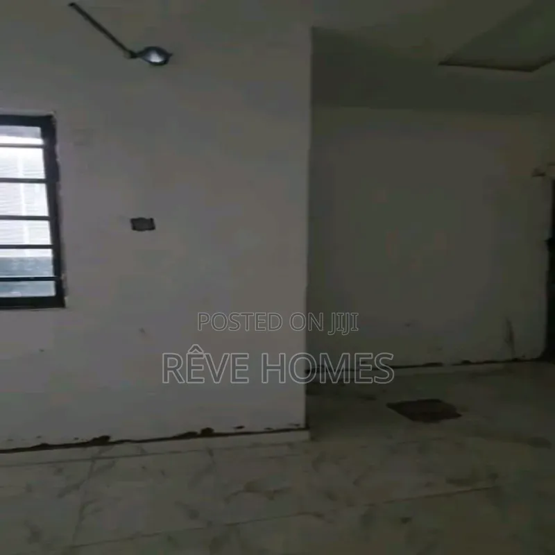 3bdrm Block of Flats in Alagomeji for rent