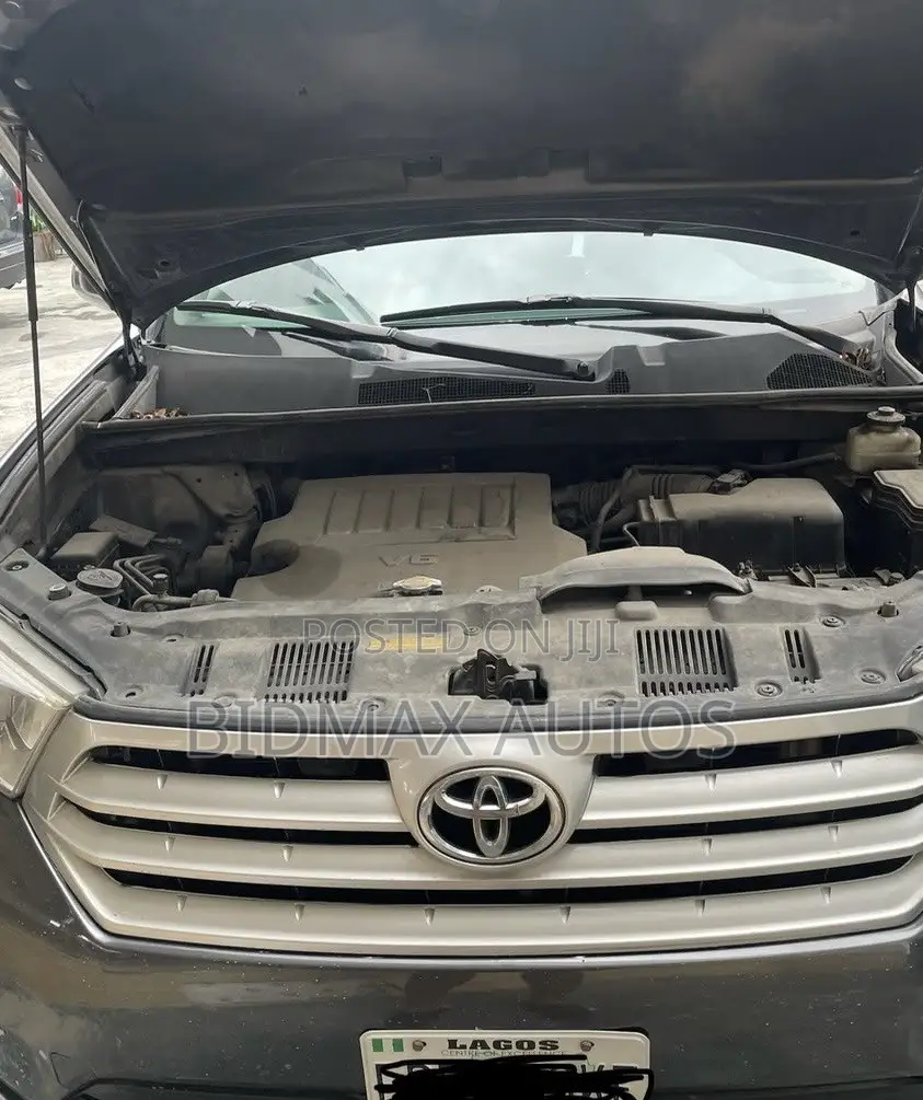 Toyota Highlander 3.5L 2WD 2013 Gray
