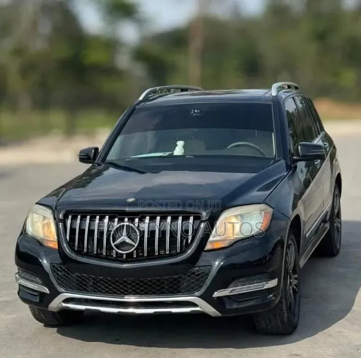 Mercedes-Benz GLK-Class Base GLK 350 4dr AWD 4MATIC (3.5L 6cyl 7A) 2015