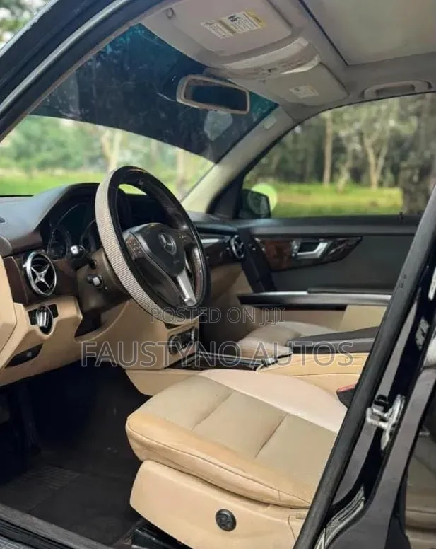 Mercedes-Benz GLK-Class Base GLK 350 4dr AWD 4MATIC (3.5L 6cyl 7A) 2015