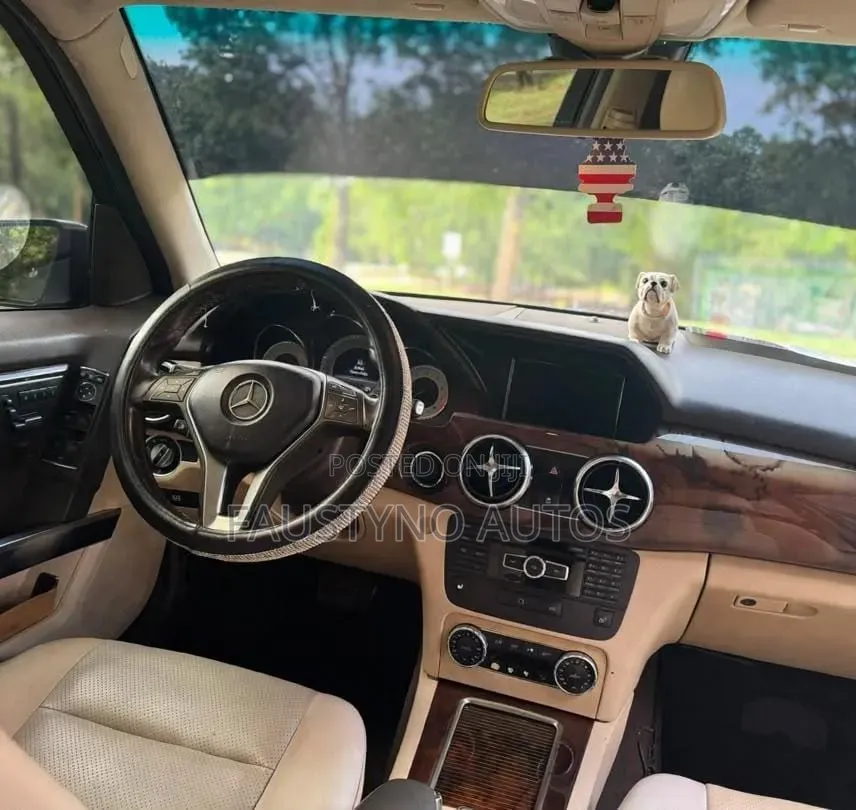 Mercedes-Benz GLK-Class Base GLK 350 4dr AWD 4MATIC (3.5L 6cyl 7A) 2015