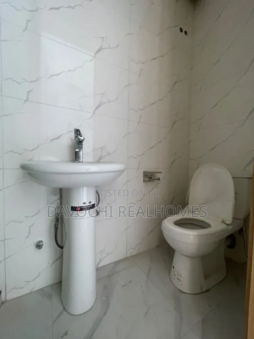 2bdrm Apartment in Chevron for sale