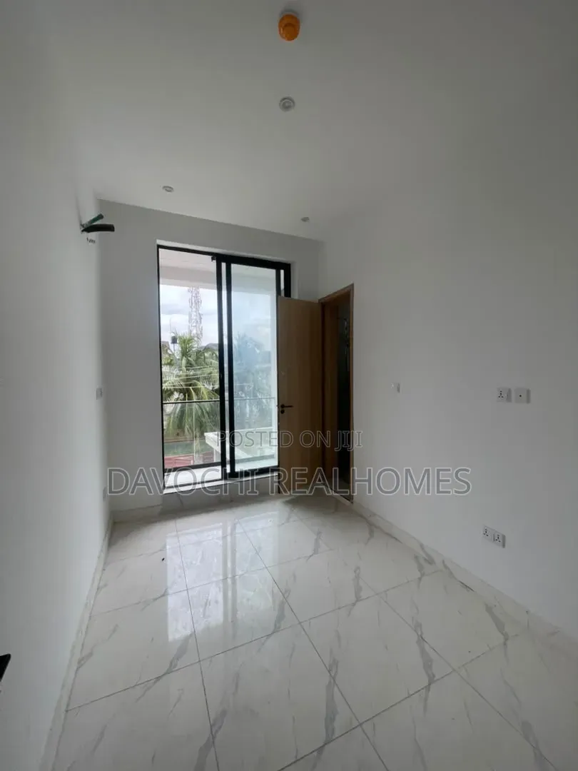 2bdrm Apartment in Chevron for sale
