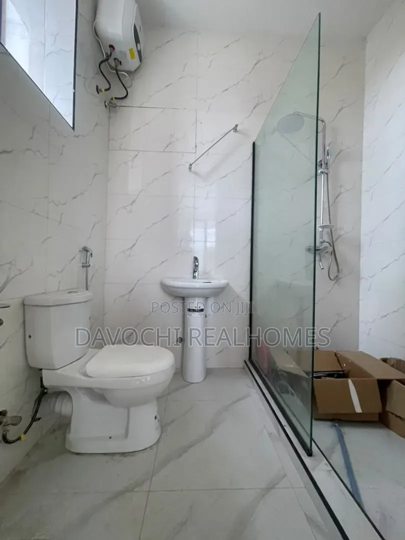2bdrm Apartment in Chevron for sale