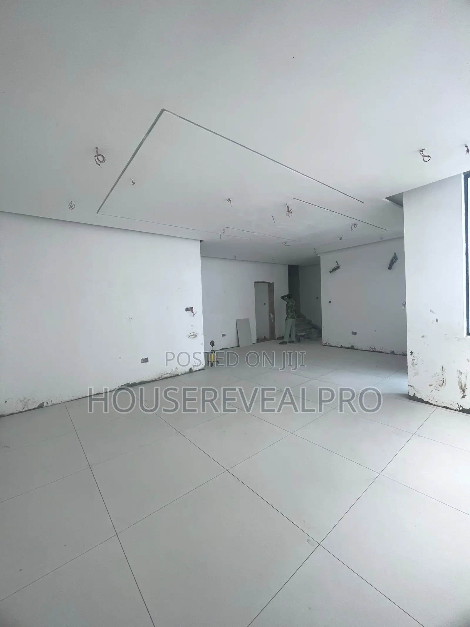 3bdrm Apartment in Lekki Phase 1 for sale