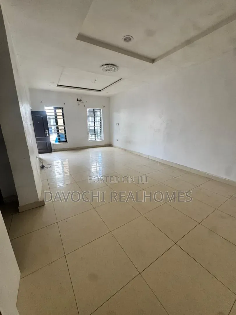 4bdrm Duplex in Ikota for sale