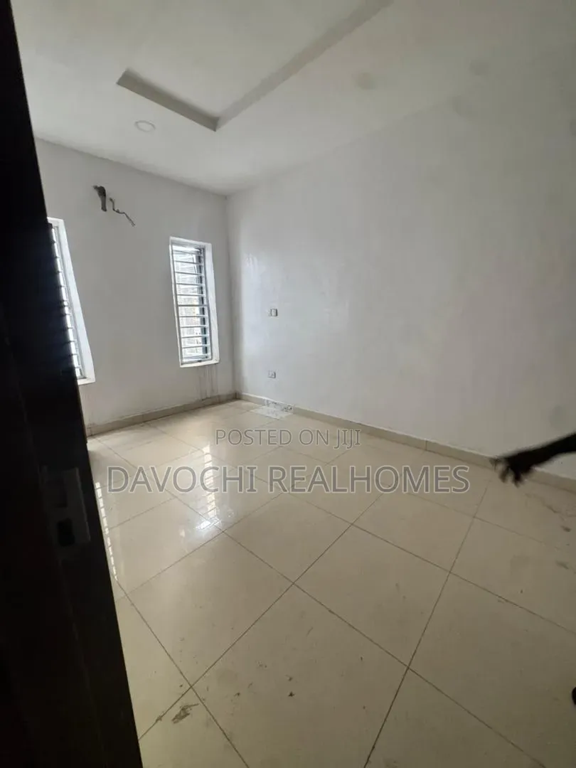 4bdrm Duplex in Ikota for sale