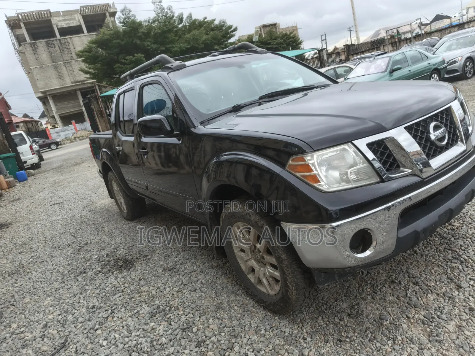 Nissan Frontier King Cab LE 4x4 2010 Black