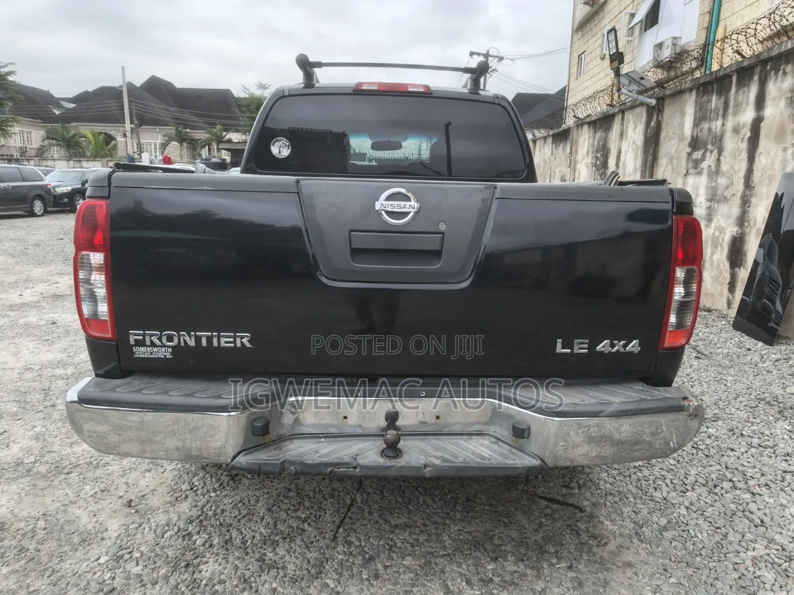 Nissan Frontier King Cab LE 4x4 2010 Black