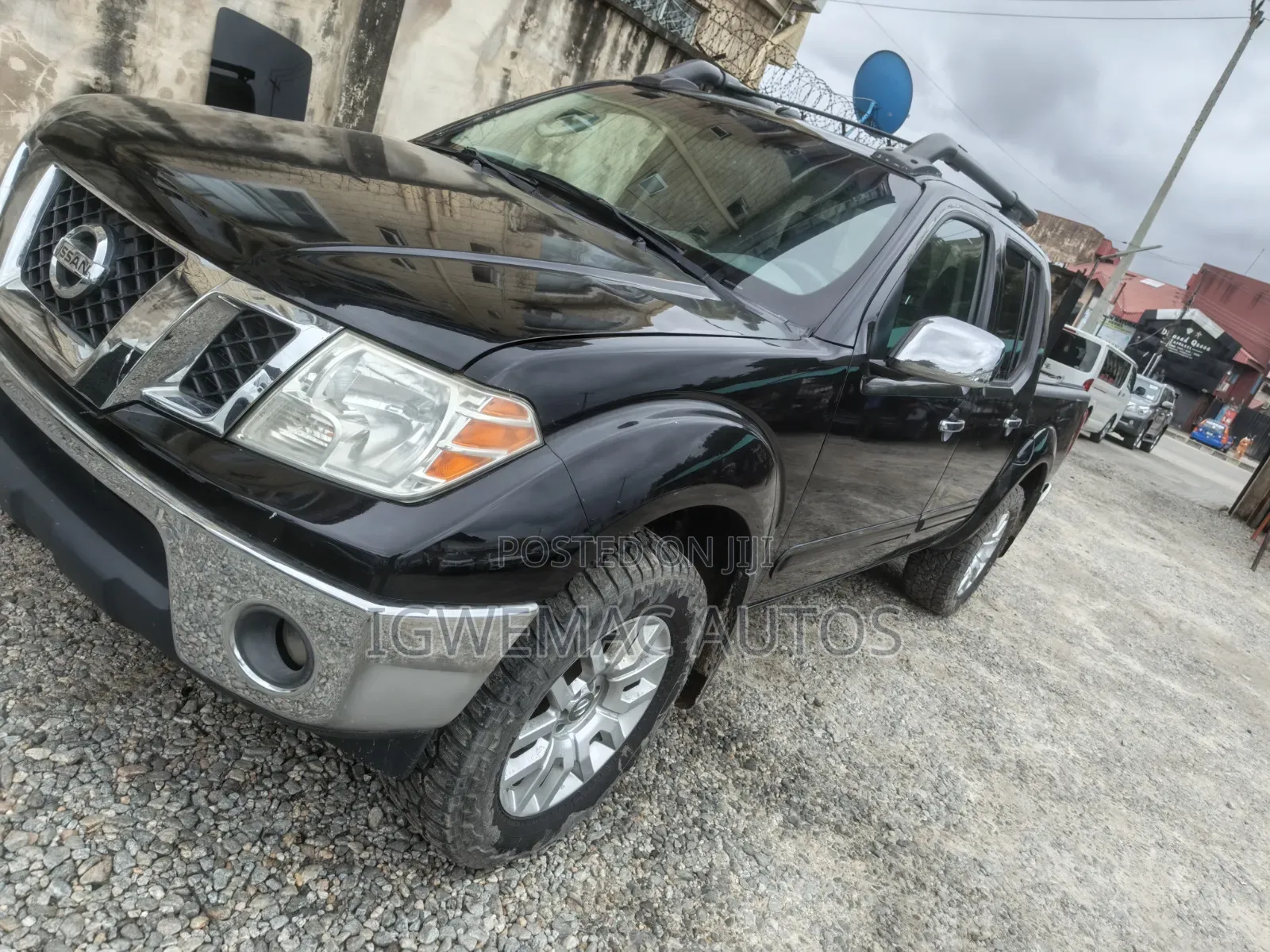 Nissan Frontier King Cab LE 4x4 2010 Black