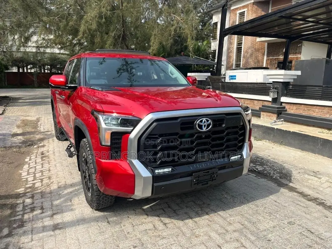 Toyota Tundra Platinum CrewMax 5.5' Bed 2023 Red