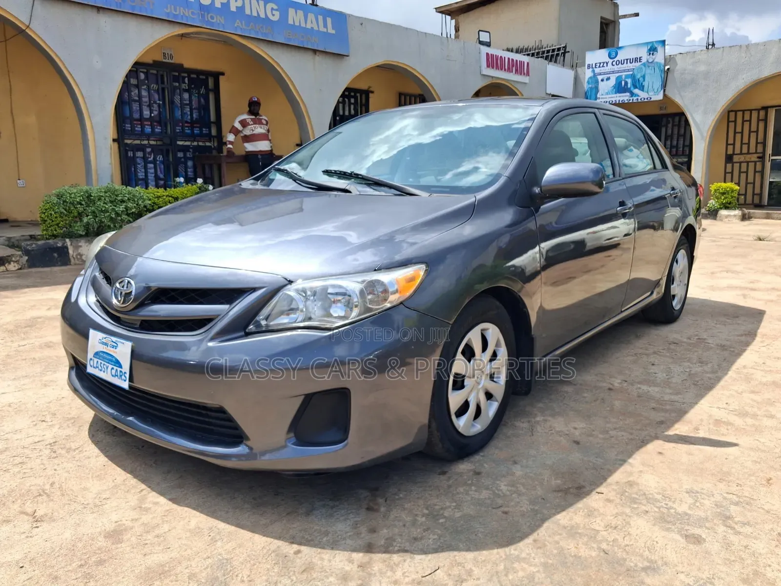 Toyota Corolla LE 4dr Sedan (1.8L 4cyl 4A) 2011 Gray