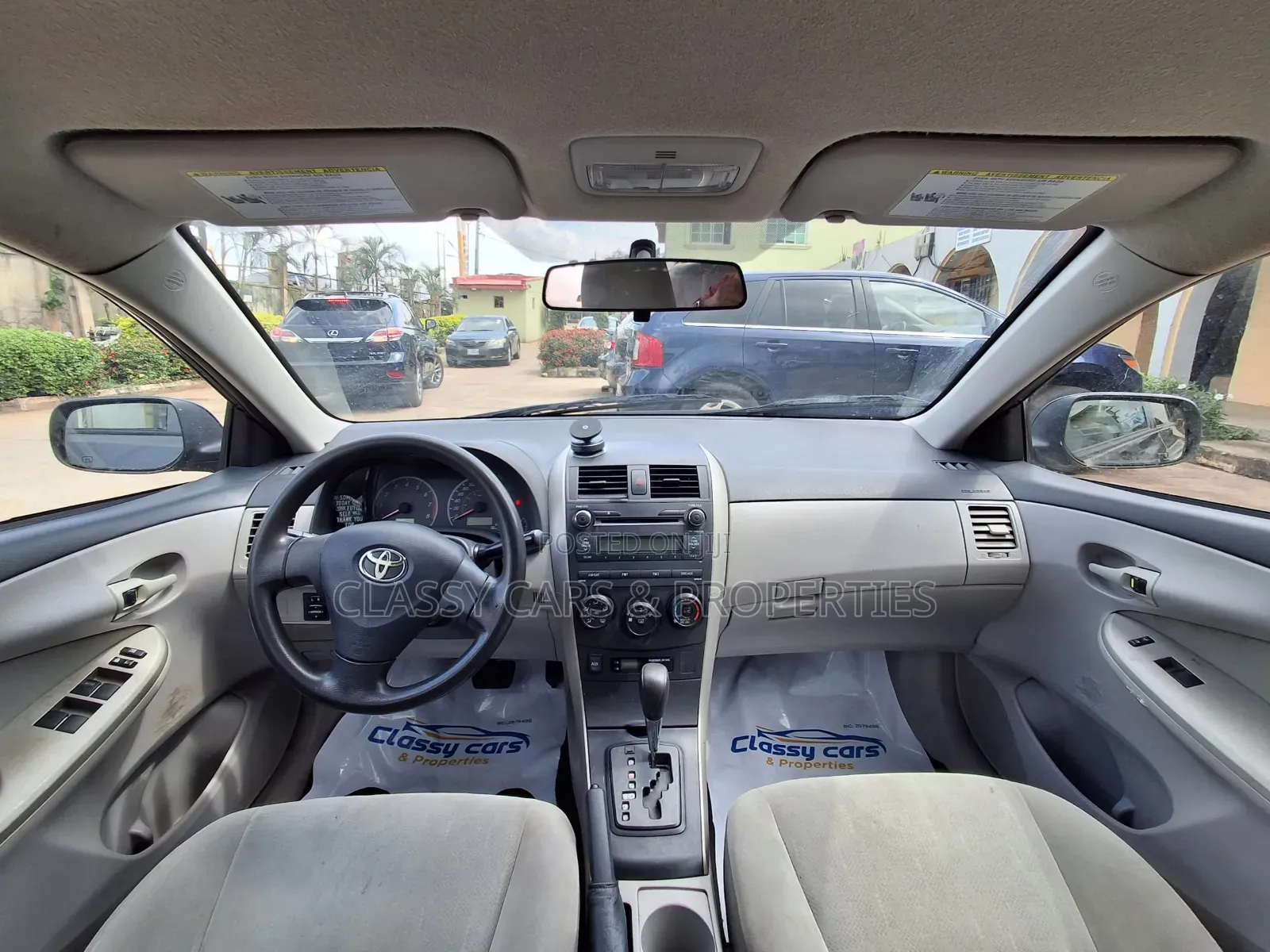 Toyota Corolla LE 4dr Sedan (1.8L 4cyl 4A) 2011 Gray