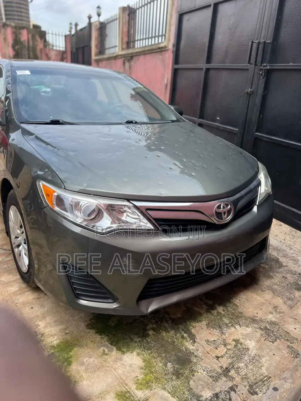 Toyota Camry LE 4dr Sedan (2.5L 4cyl 6A) 2013 Gray