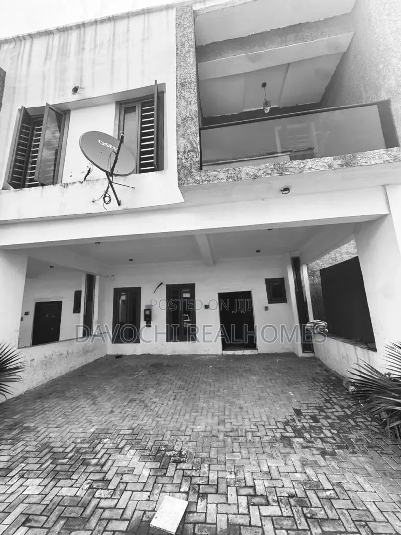 4bdrm Duplex in Ikota for sale