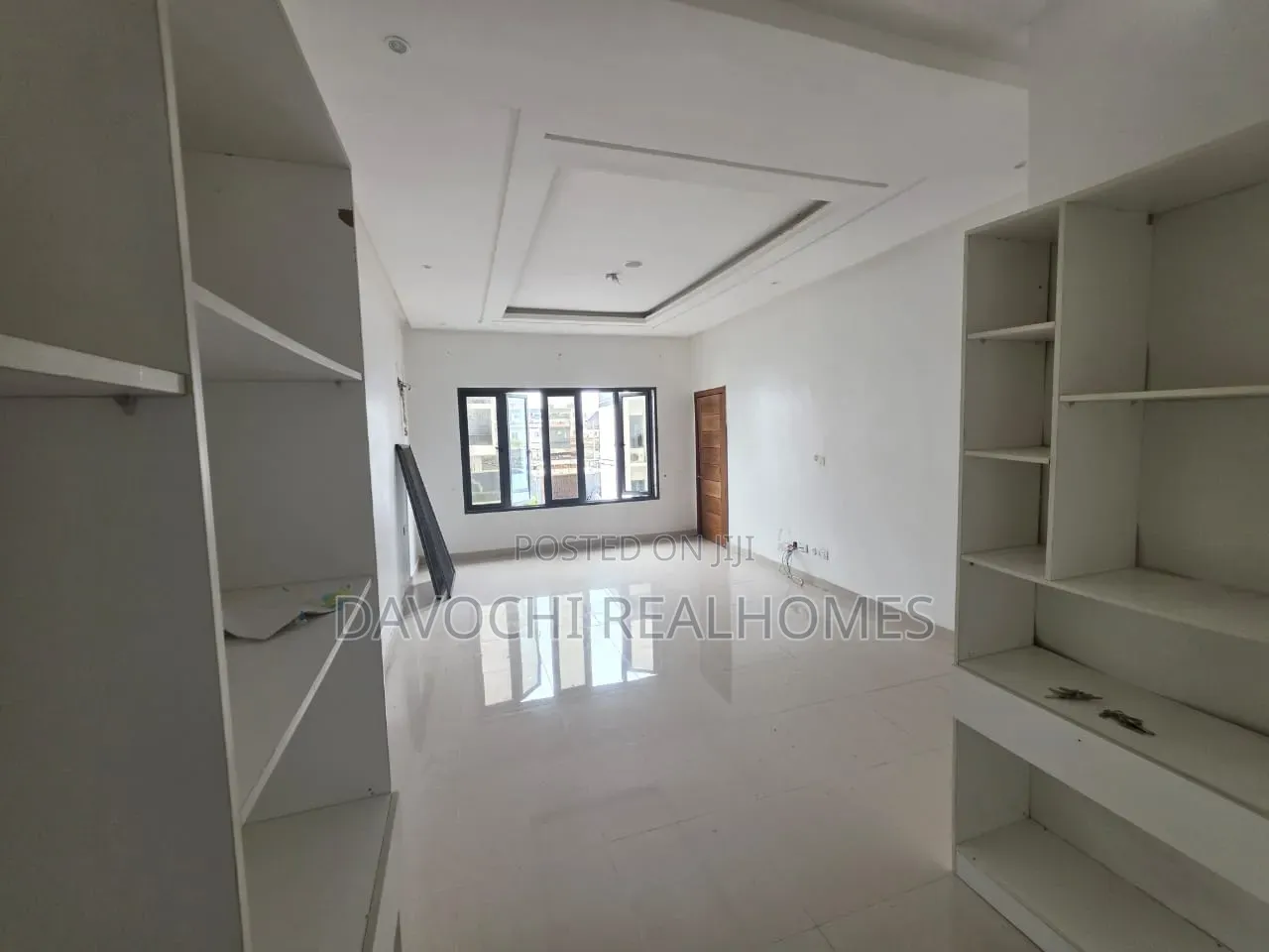 4bdrm Duplex in Ikota for sale