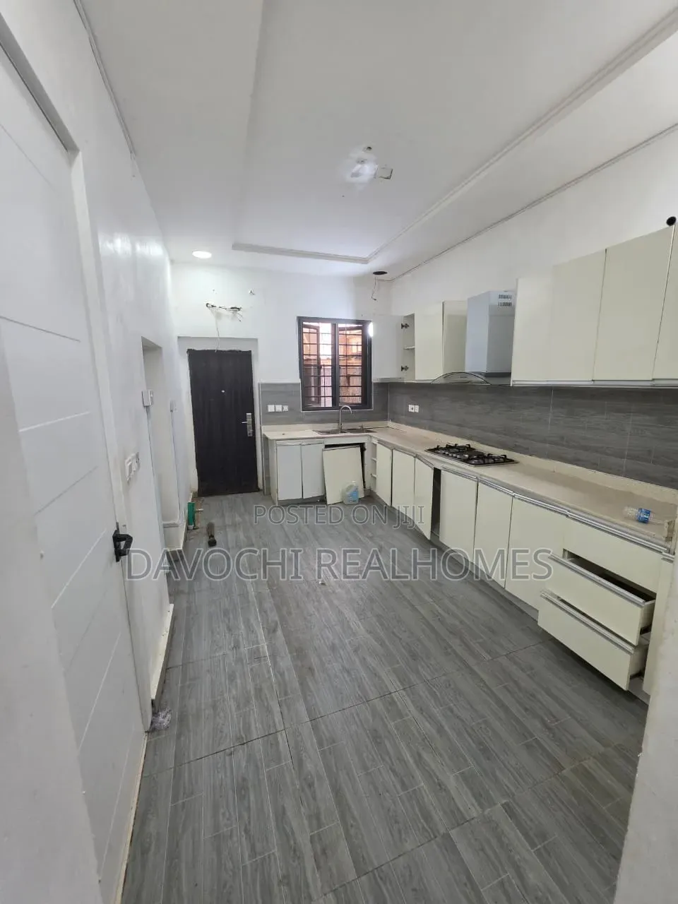 4bdrm Duplex in Ikota for sale