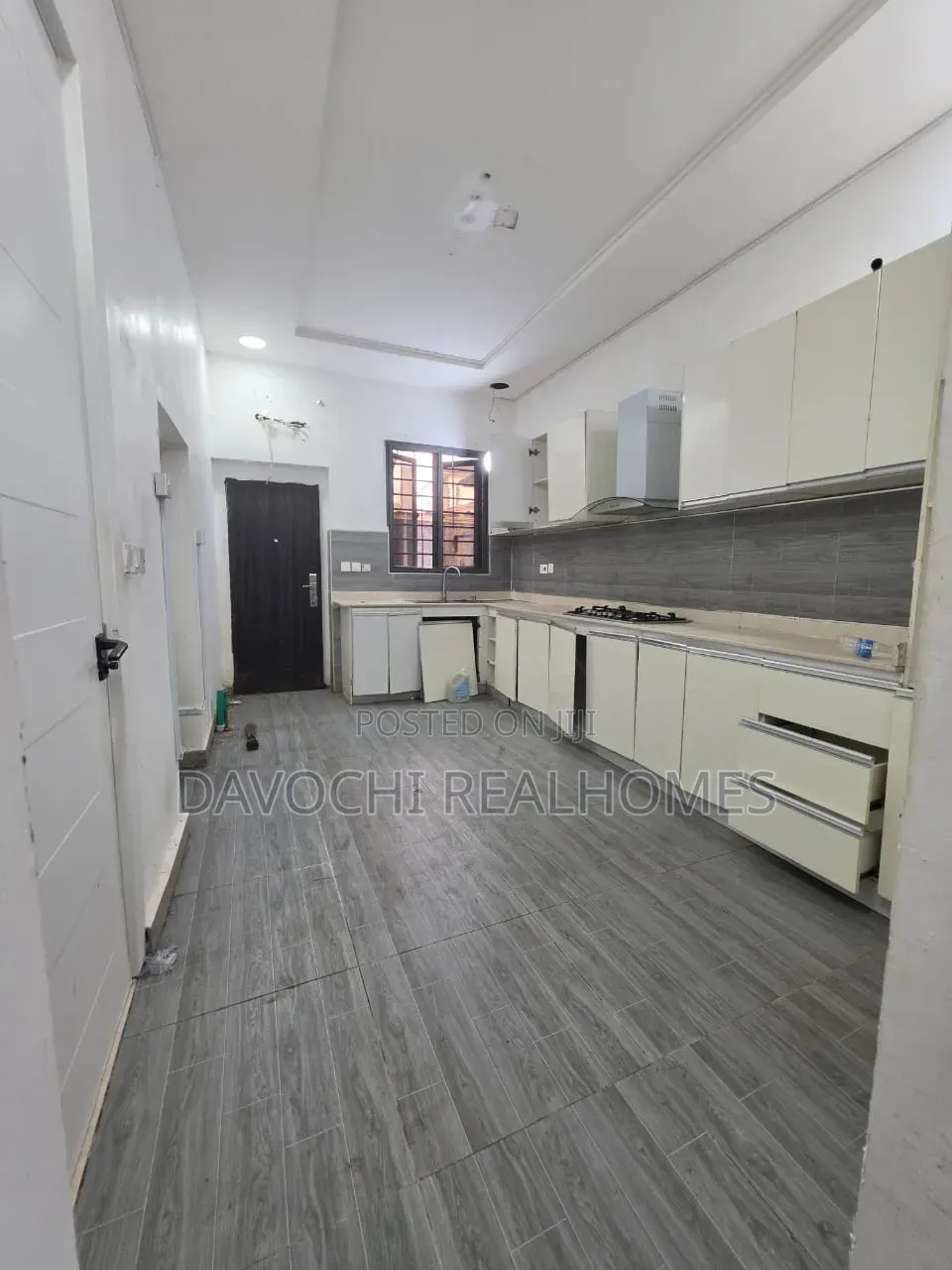 4bdrm Duplex in Ikota for sale