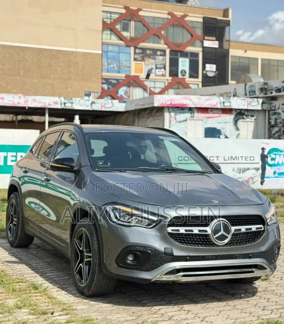 Mercedes-Benz GLA 250 2023 Gray