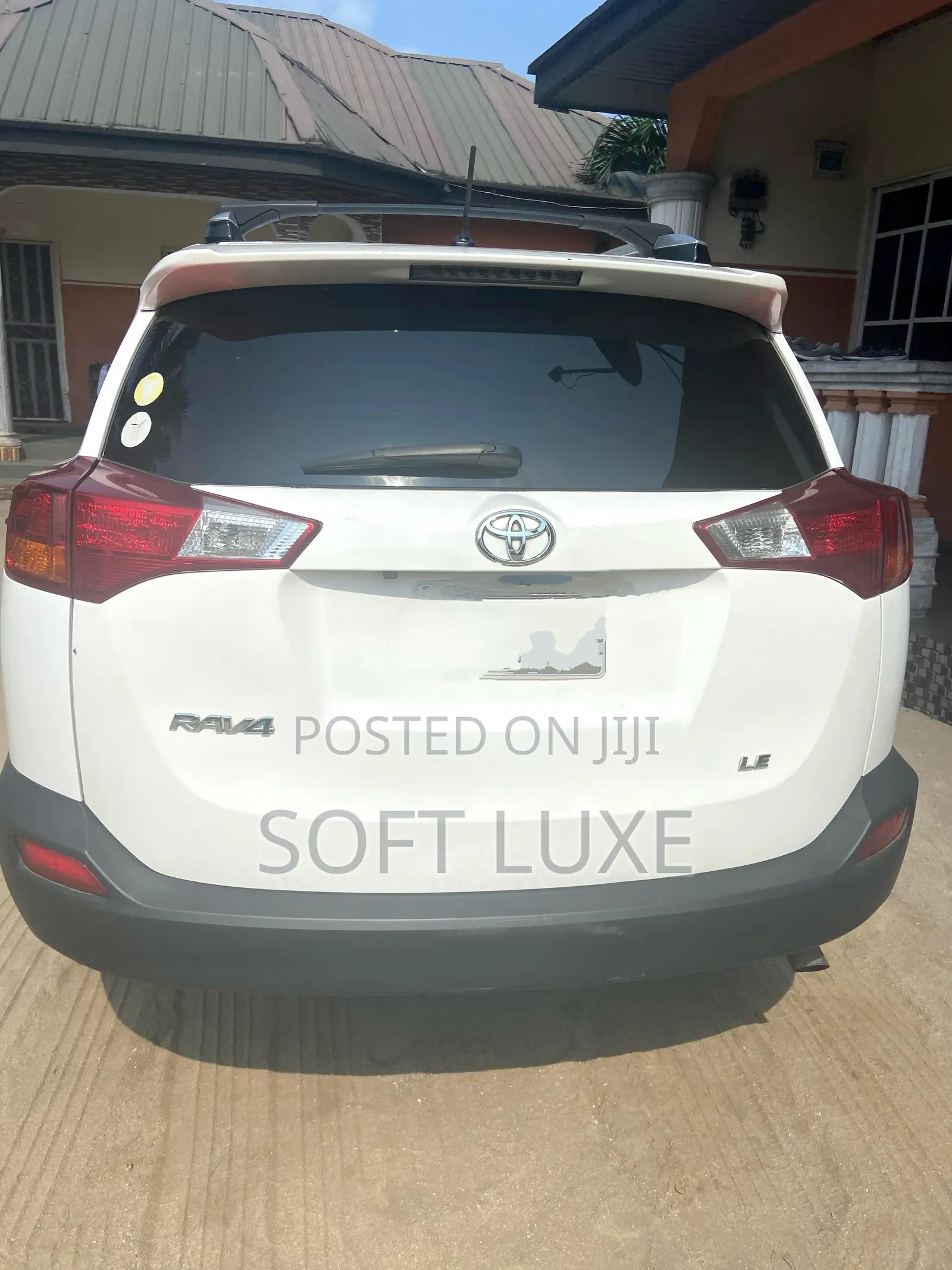 Toyota RAV4 LE 4dr SUV AWD (2.5L 4cyl 6A) 2014 White