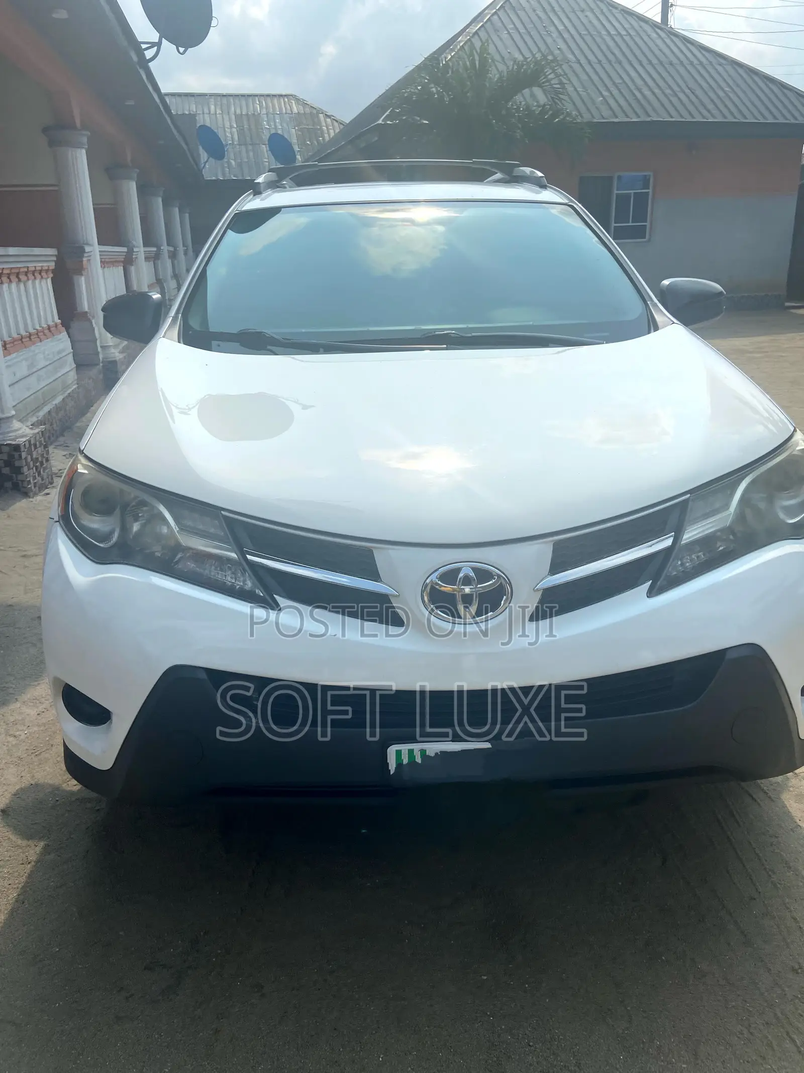 Toyota RAV4 LE 4dr SUV AWD (2.5L 4cyl 6A) 2014 White