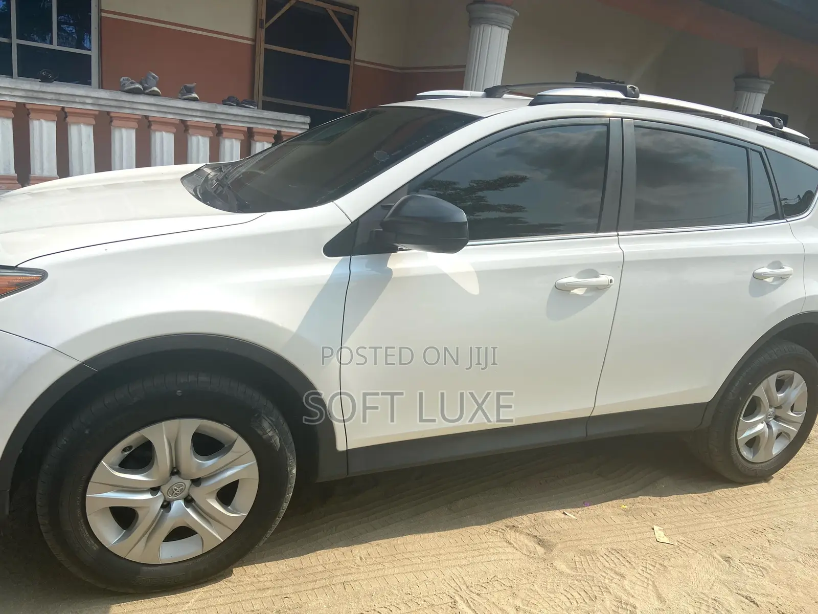 Toyota RAV4 LE 4dr SUV AWD (2.5L 4cyl 6A) 2014 White