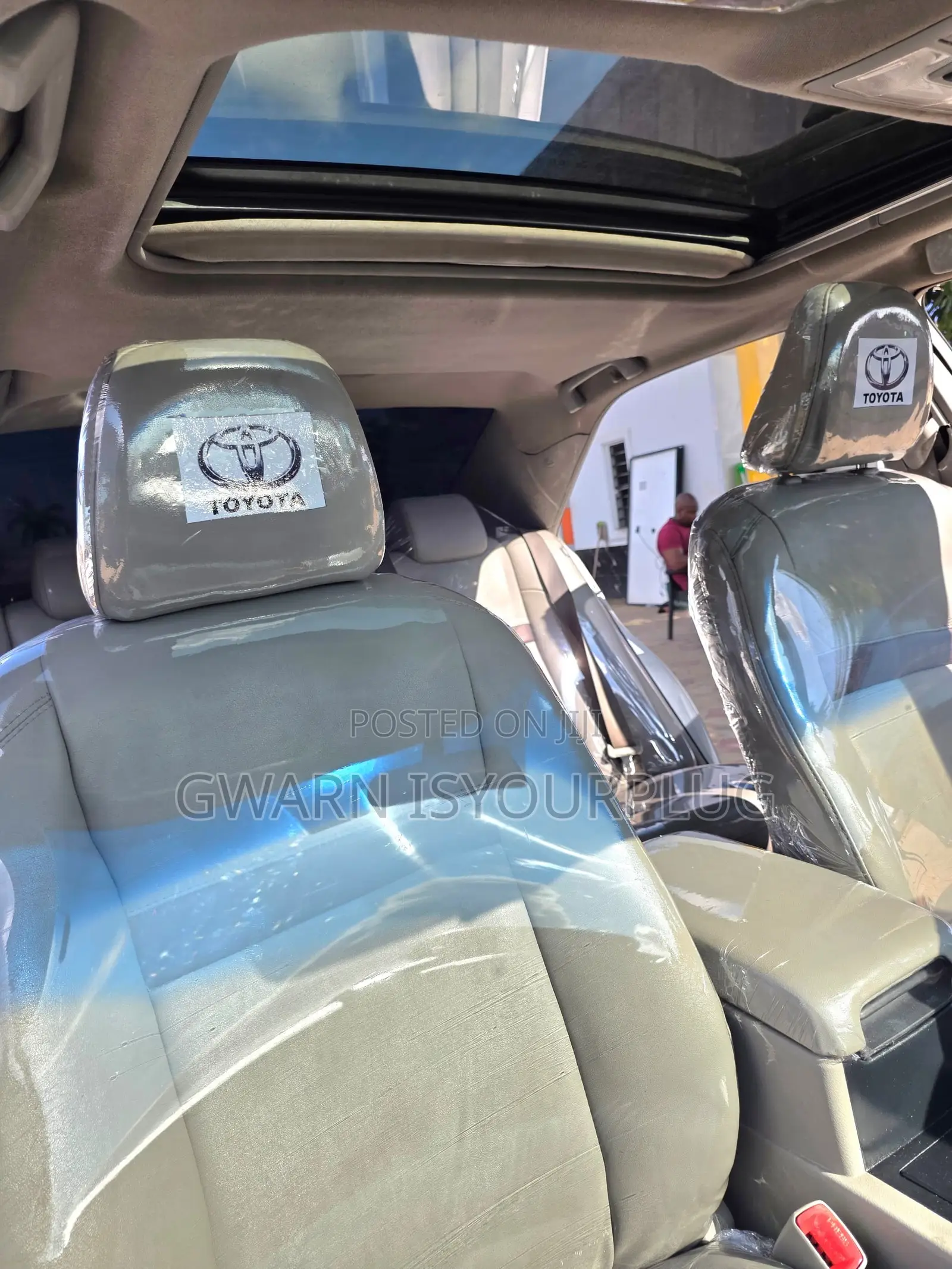 Toyota Camry XLE 4dr Sedan (2.5L 4cyl 6A) 2012 Silver
