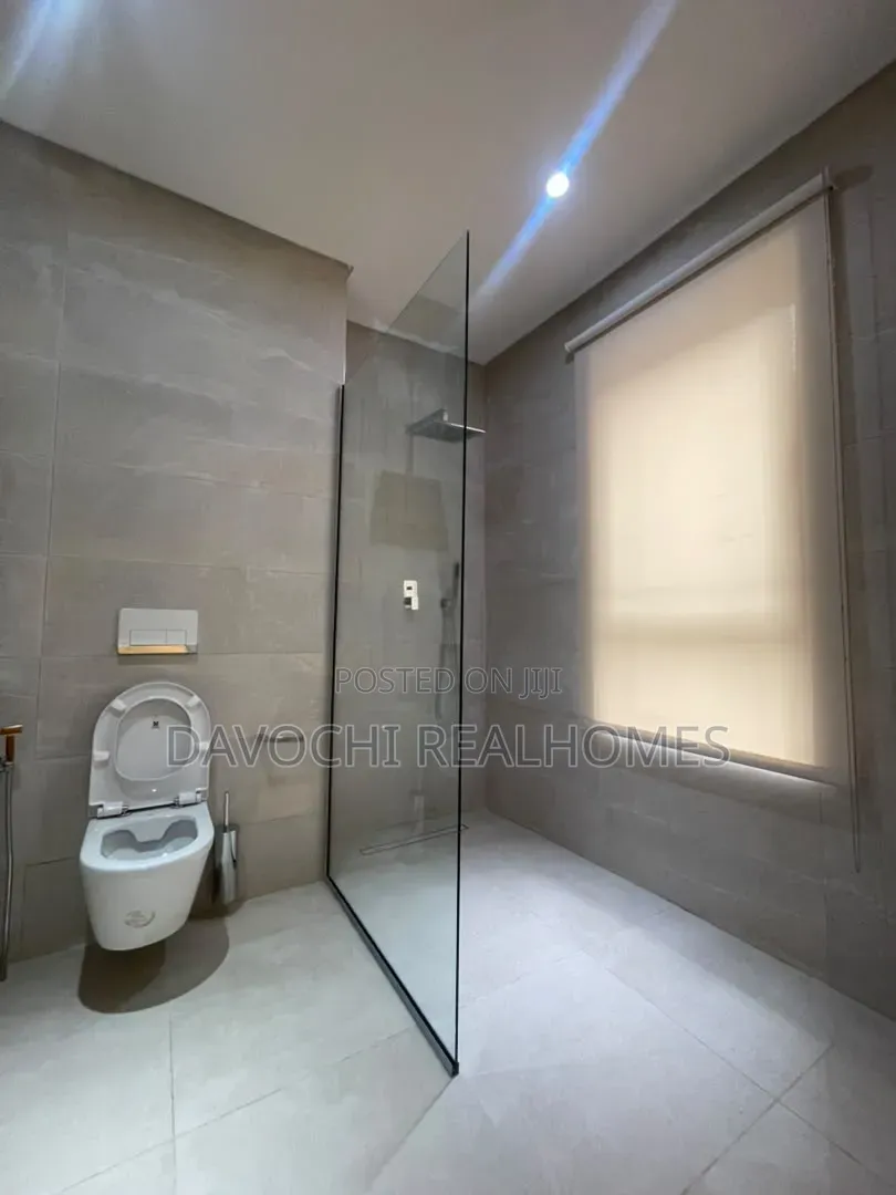 5bdrm Duplex in Banana Island for sale