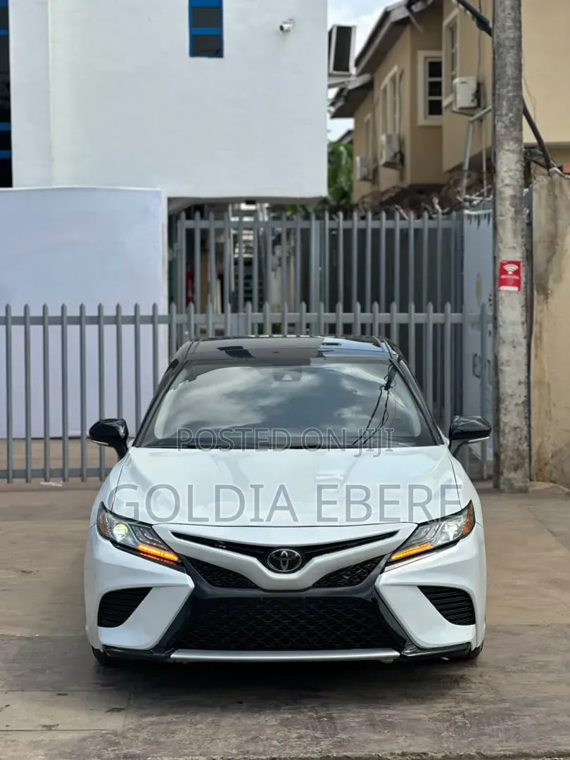 Toyota Camry XSE (2.5L 4cyl 8A) 2019 White