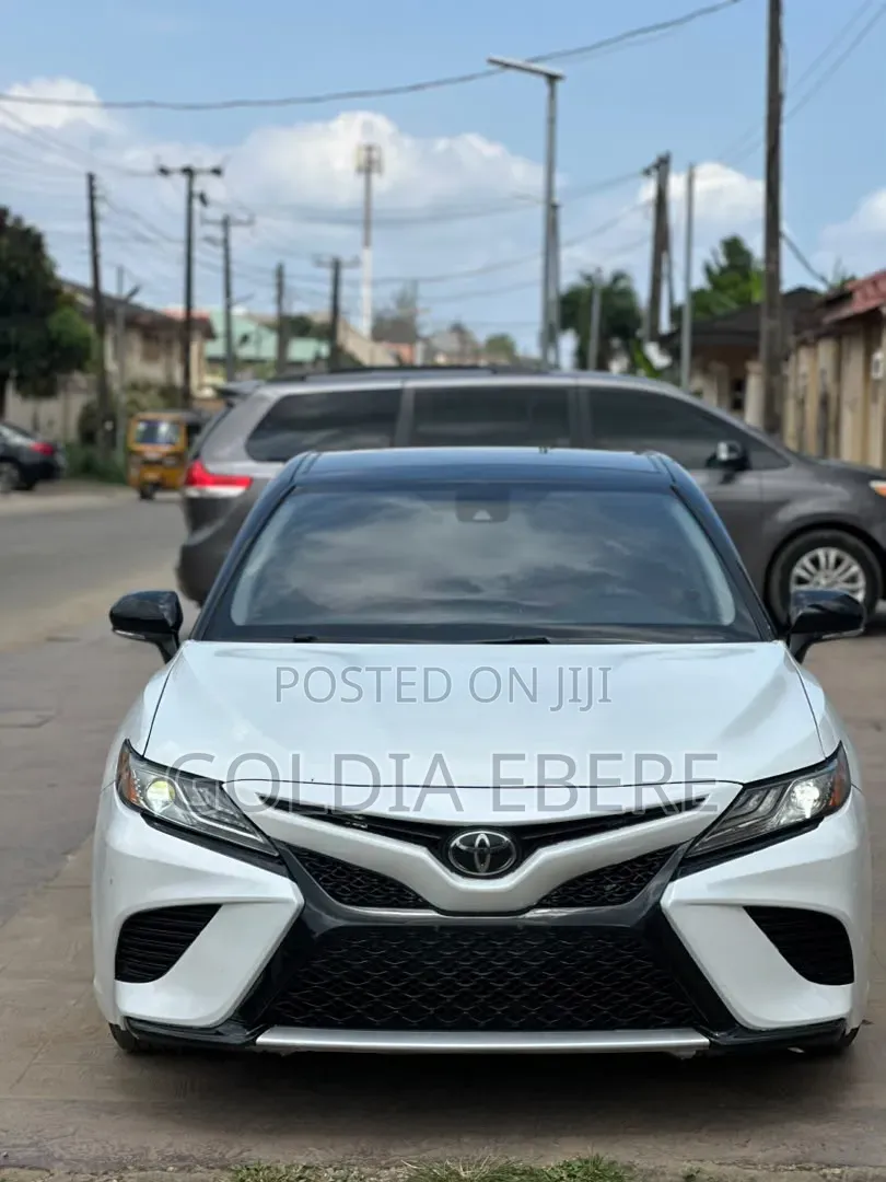 Toyota Camry XSE (2.5L 4cyl 8A) 2019 White