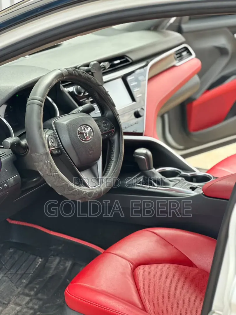 Toyota Camry XSE (2.5L 4cyl 8A) 2019 White