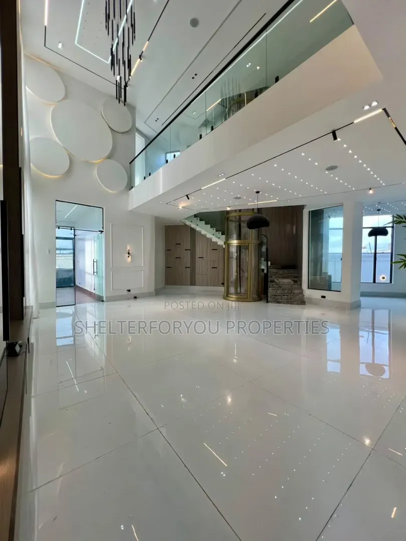 5bdrm House in Chevron for sale