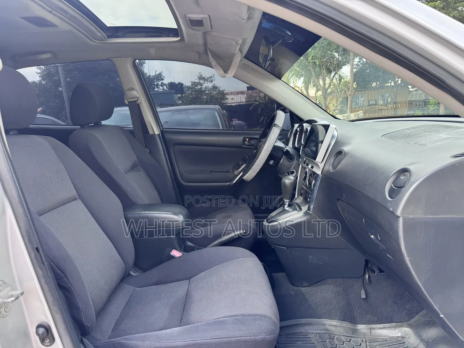 Pontiac Vibe Automatic 2004 Silver