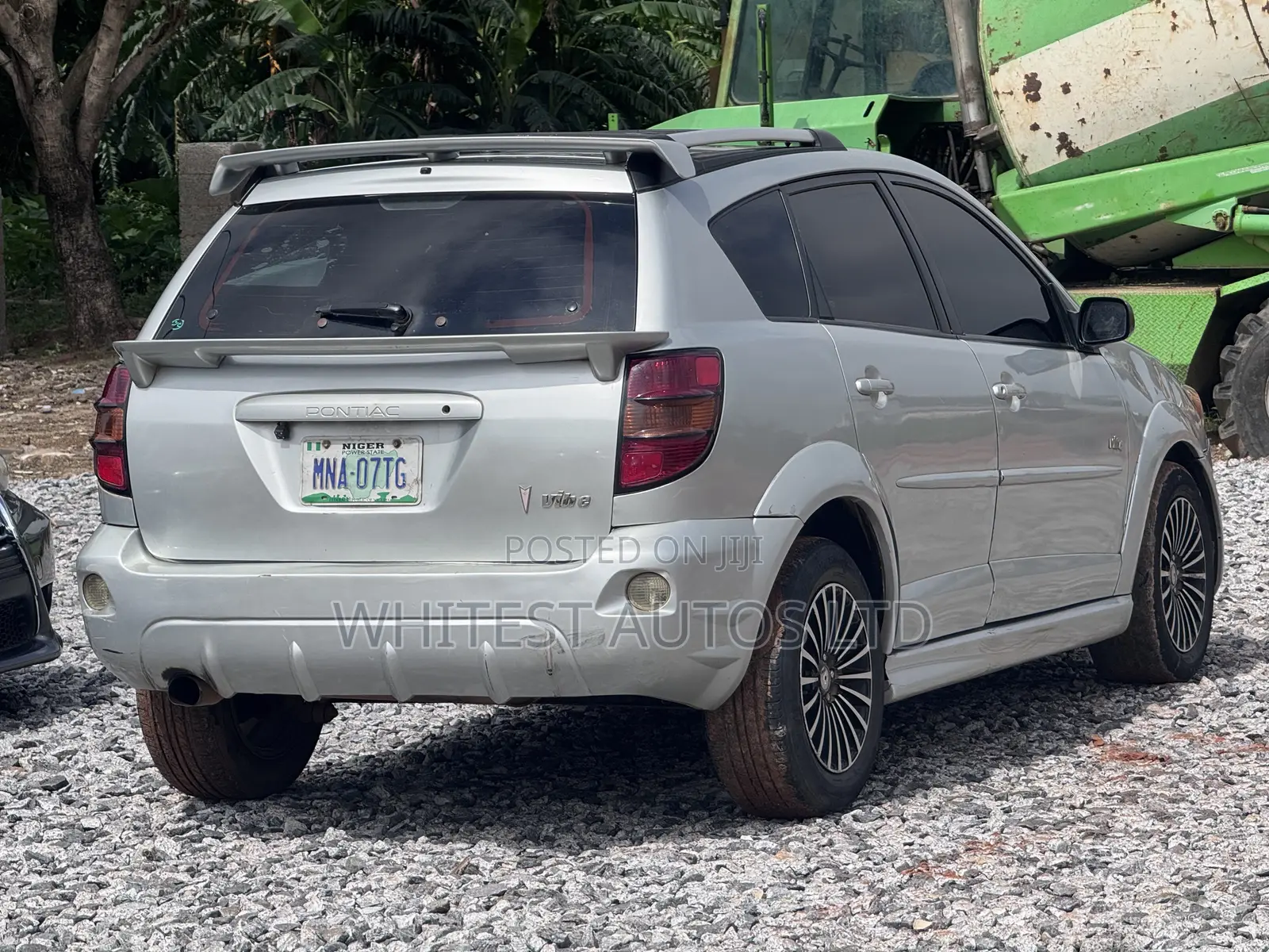 Pontiac Vibe Automatic 2004 Silver