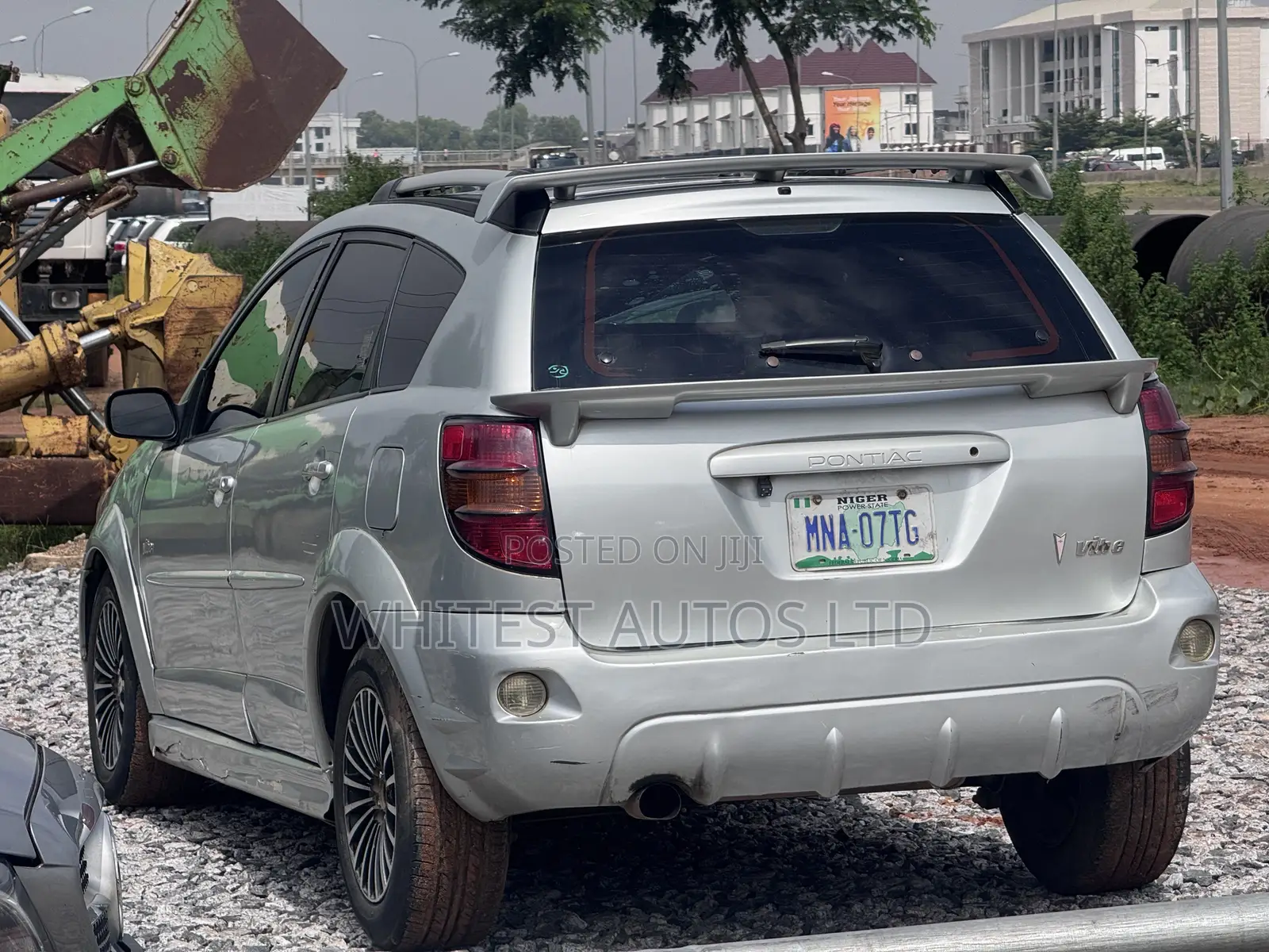 Pontiac Vibe Automatic 2004 Silver