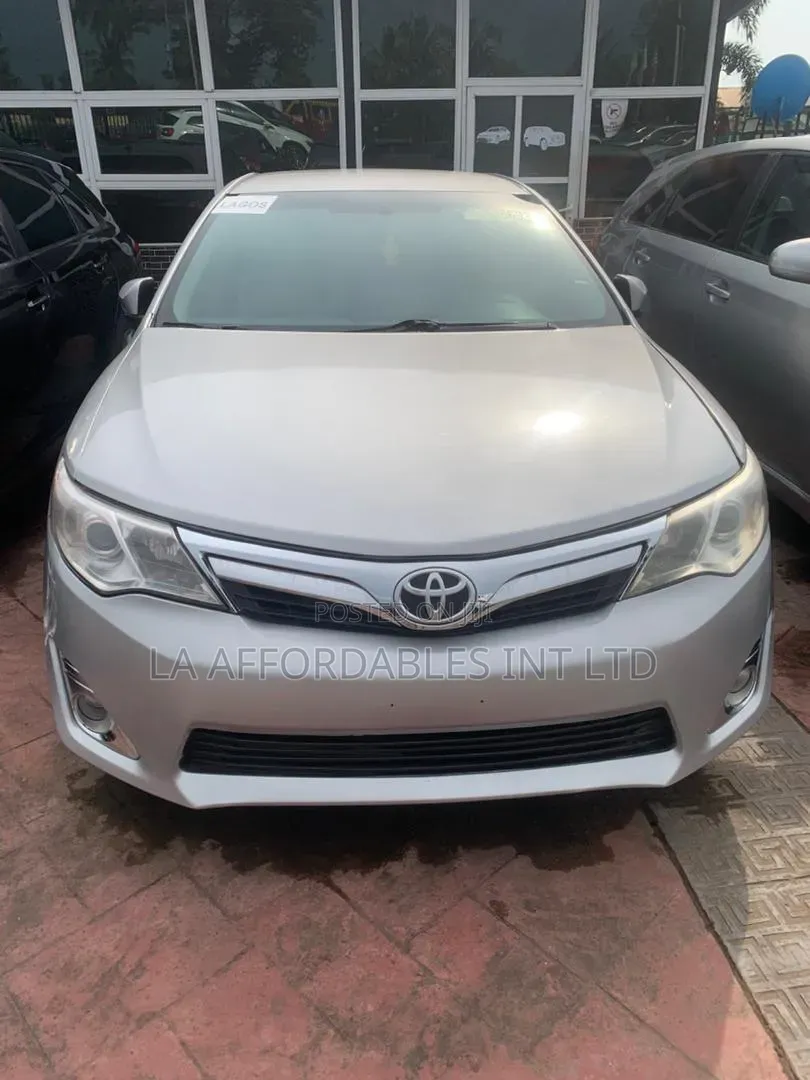 Toyota Camry LE 4dr Sedan (2.5L 4cyl 6A) 2013 Silver