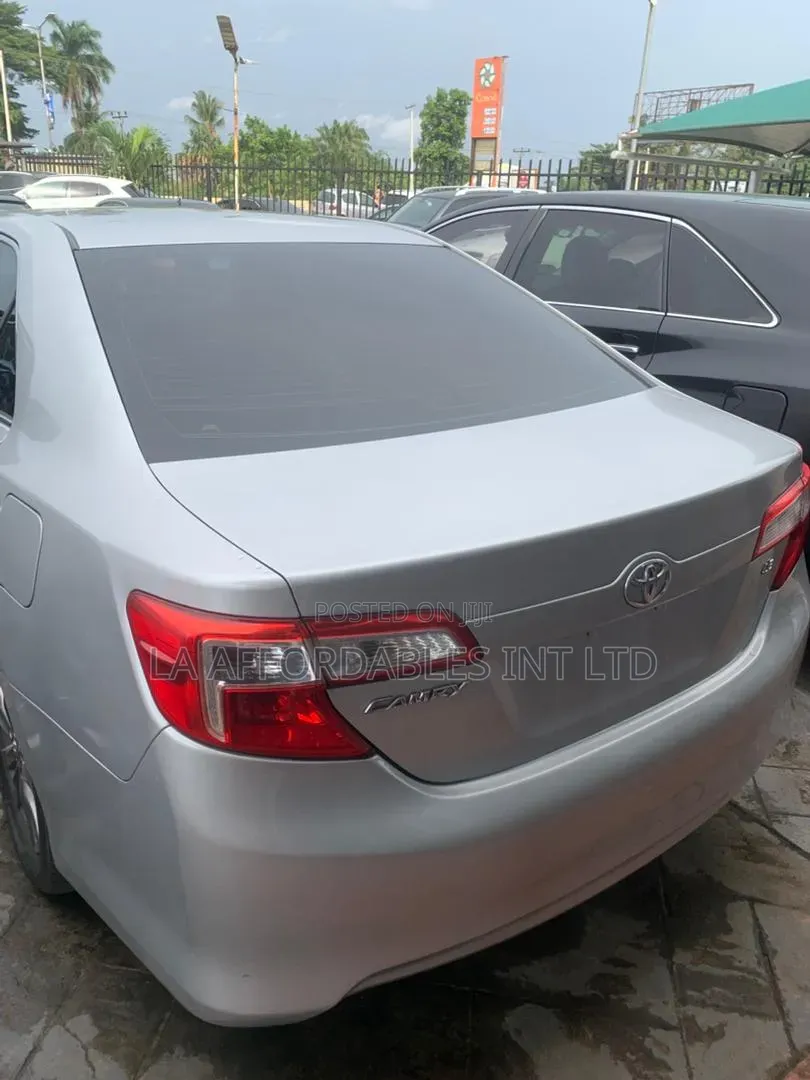 Toyota Camry LE 4dr Sedan (2.5L 4cyl 6A) 2013 Silver