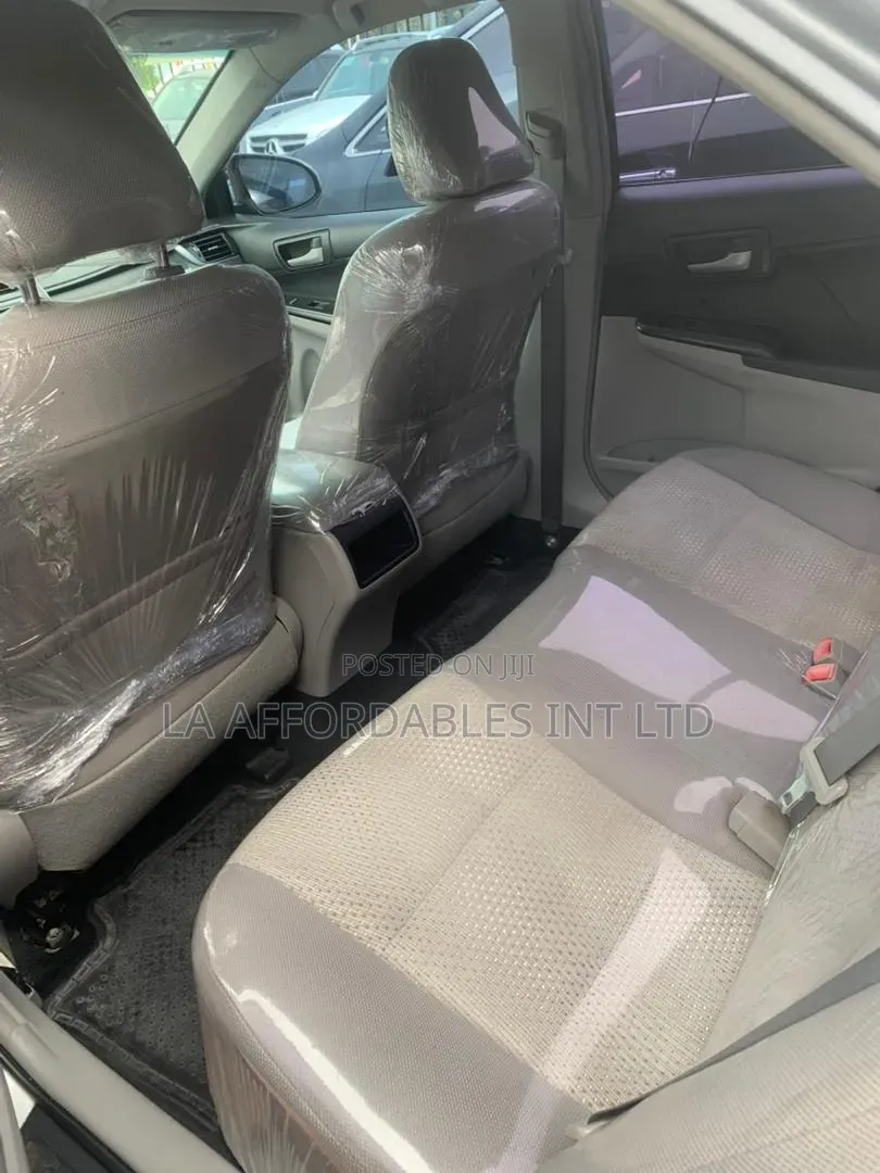 Toyota Camry LE 4dr Sedan (2.5L 4cyl 6A) 2013 Silver