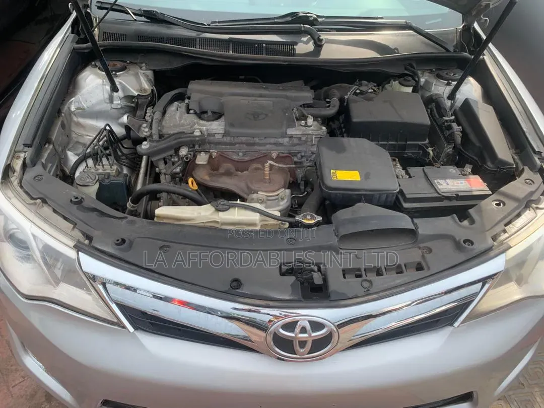 Toyota Camry LE 4dr Sedan (2.5L 4cyl 6A) 2013 Silver