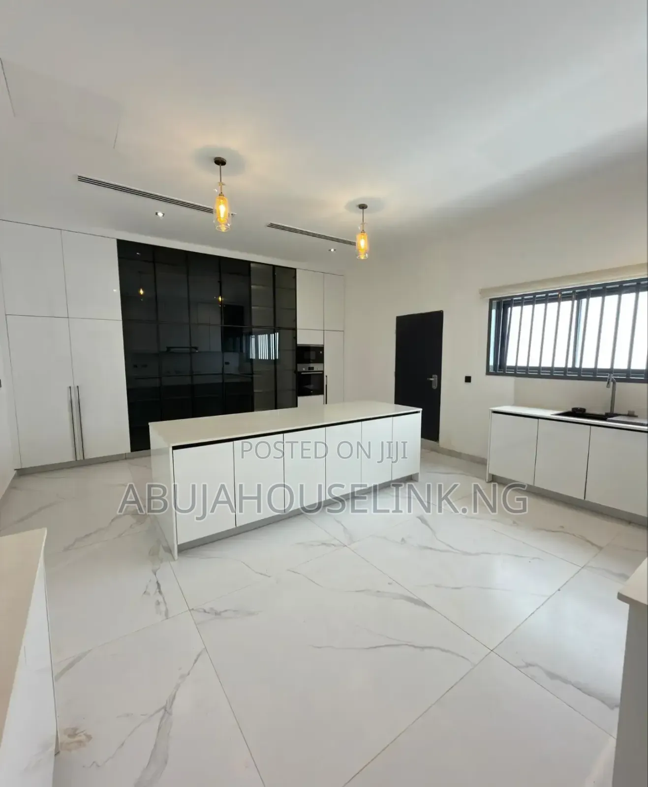 8bdrm Mansion in Maitama Main Abuja for sale