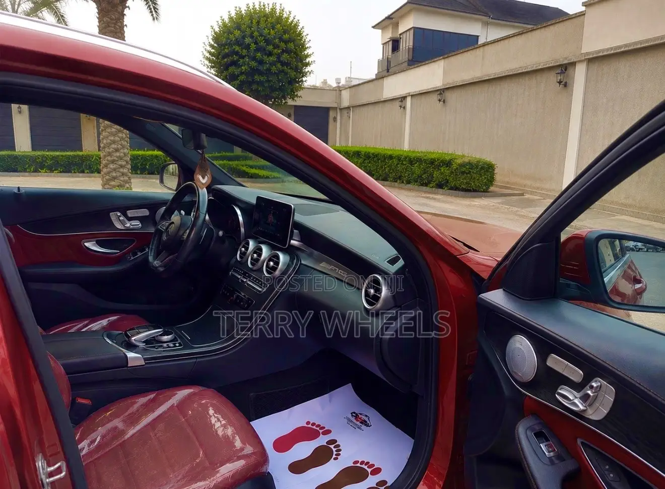 Mercedes-Benz C400 2016 Red