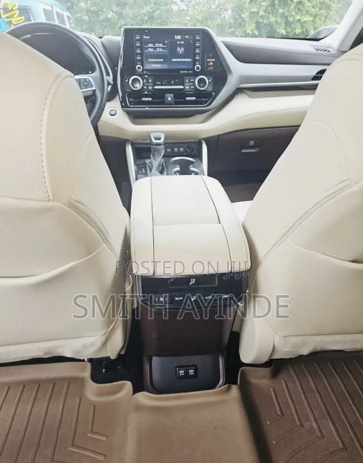 Toyota Highlander XLE FWD 2020 Pink