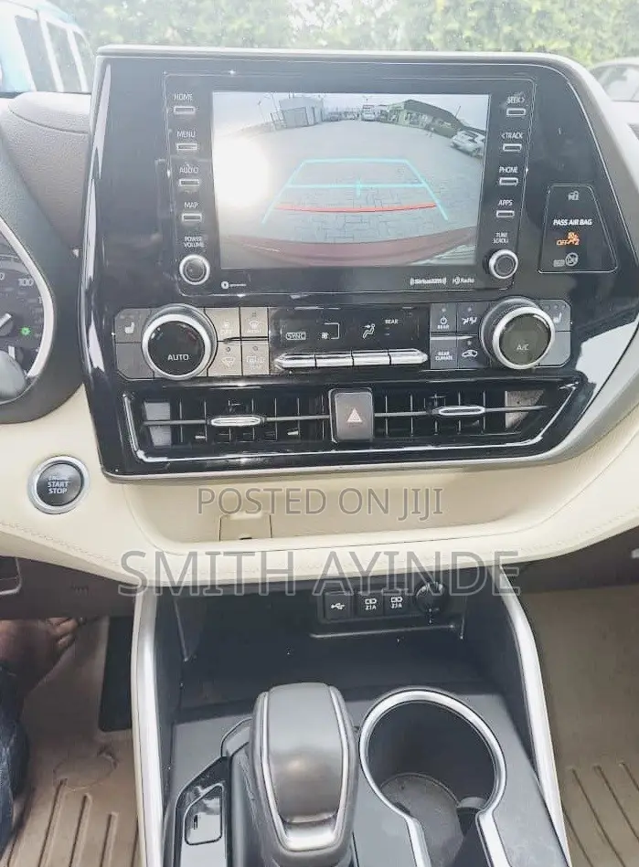 Toyota Highlander XLE FWD 2020 Pink