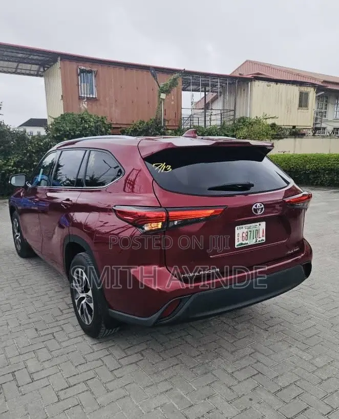 Toyota Highlander XLE FWD 2020 Pink