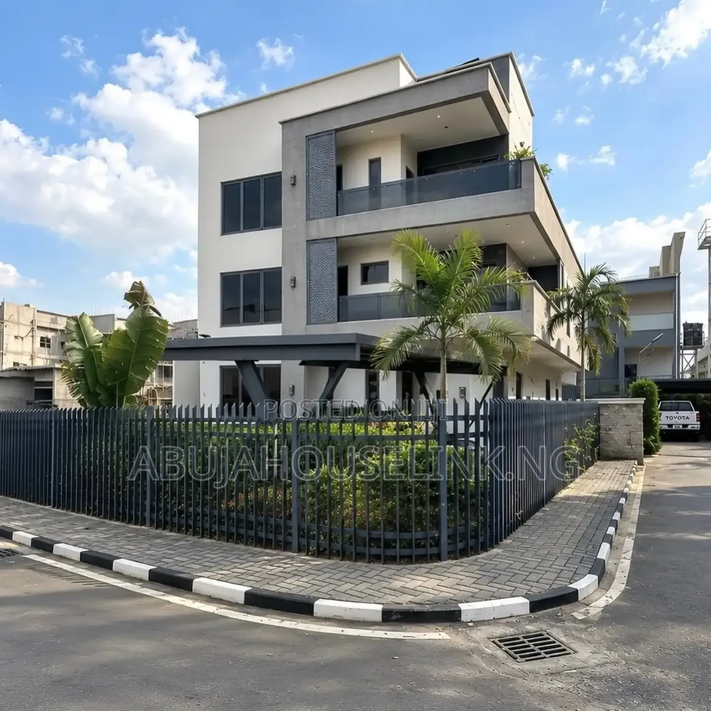 5bdrm Duplex in Wuye Abuja for sale