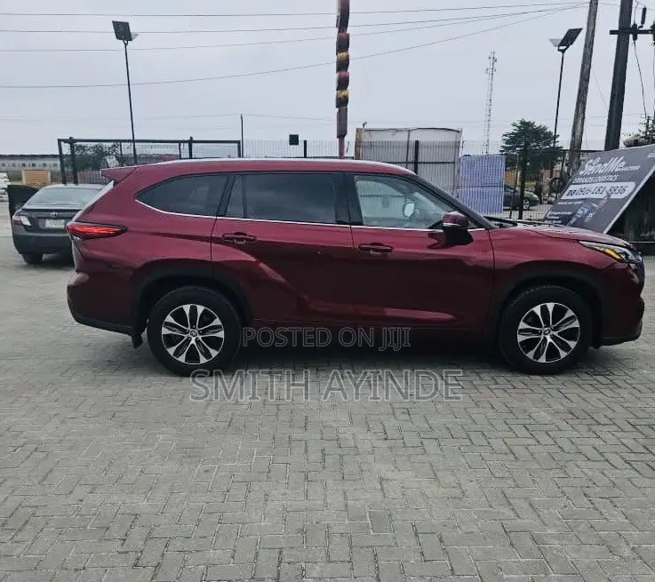 Toyota Highlander XLE FWD 2020 Pink
