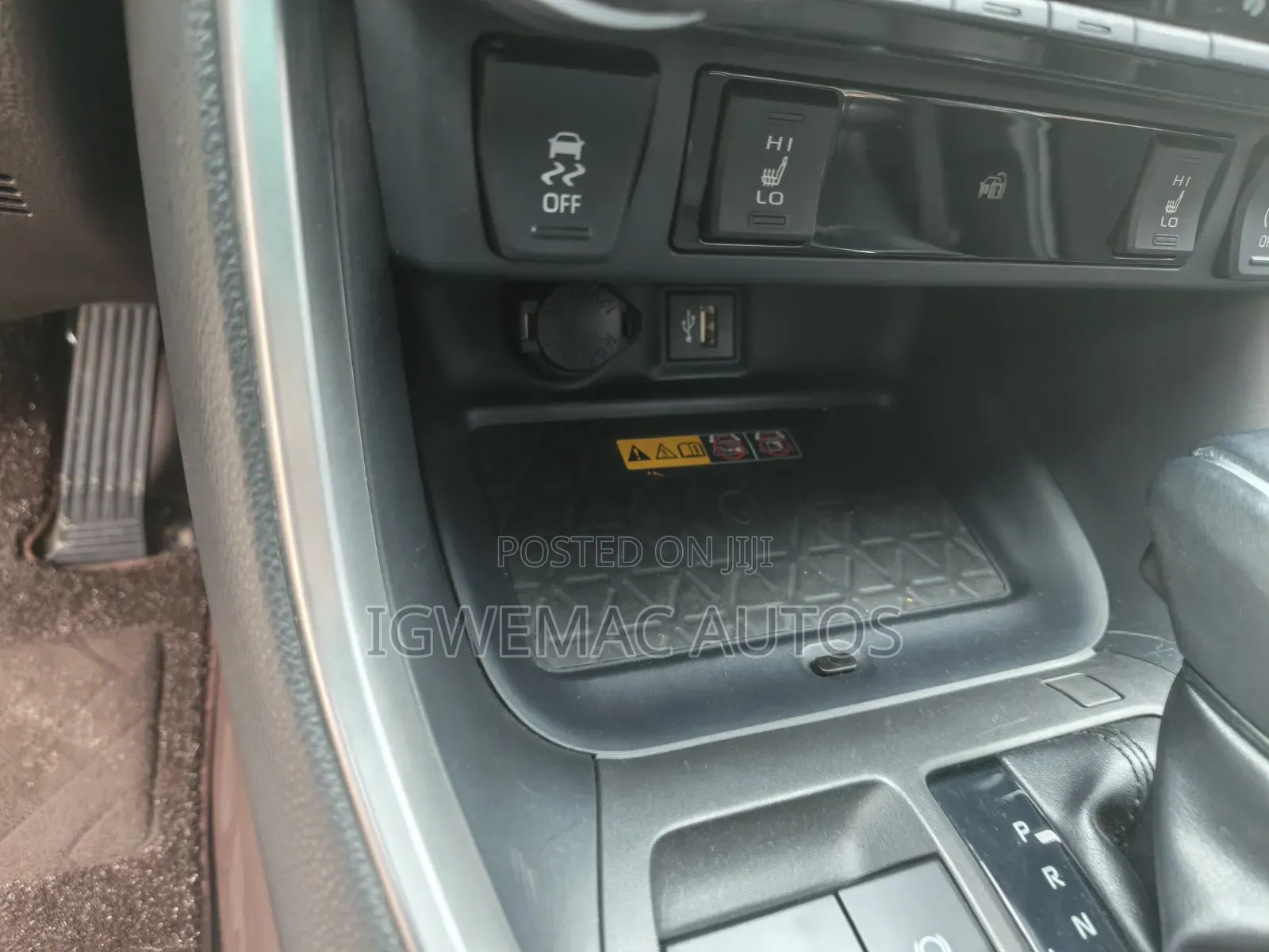 Toyota RAV4 Limited AWD 2024 White