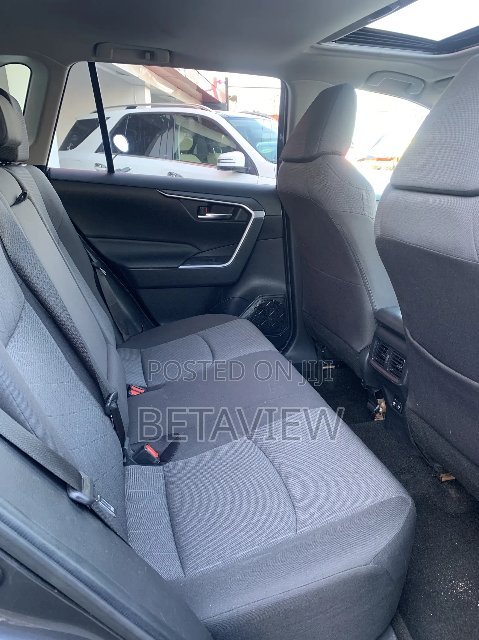 Toyota RAV4 XLE AWD 2019 Gray