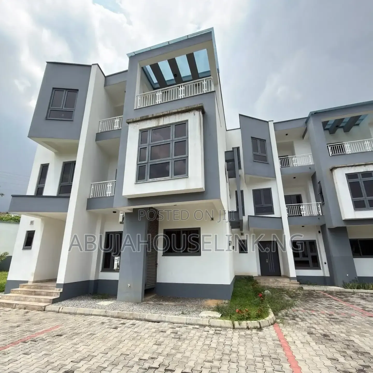 4bdrm Duplex in Wuse 2 Abuja for sale